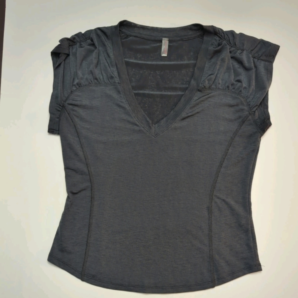 Free People FP Movement True North Medium Black Ruched Cinched Sleeve Short Top